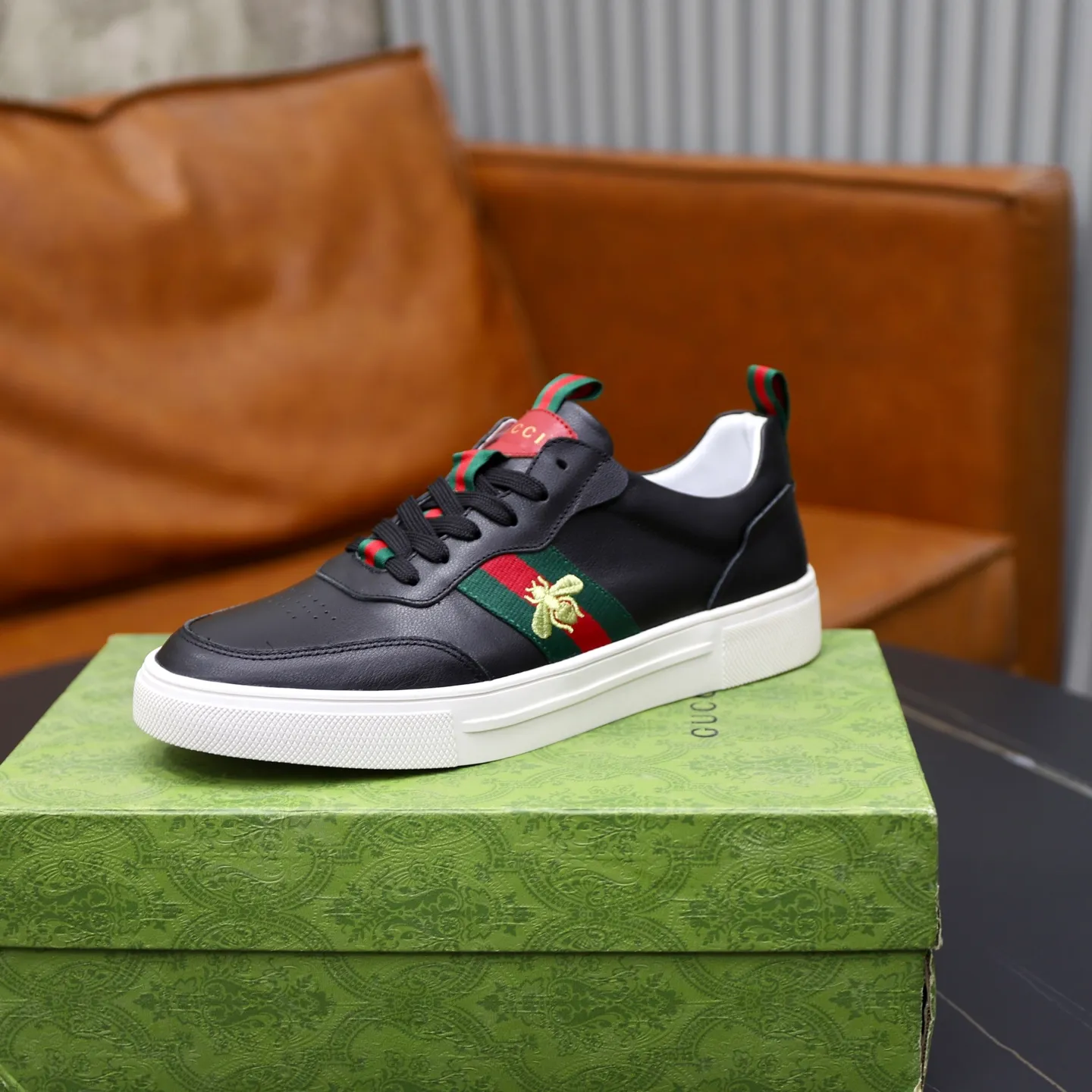 Ex-factory price: 462💰🙅‍♂️🙅‍♂️🙅‍♂️ Brand: GUCCI Standard code: 38-44 (45 customized) Grade: Same as the official website Material: Original leather splicing Comfortable and breathable pigskin lining Original wear-resistant outsole Style category: Men's fashion casual shoes Running sneakers Distinguished luxury brand elements Top luxury Color: actual picture color